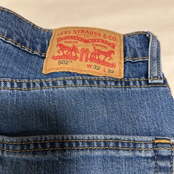 Levi’s 502, W32 L32, light to medium wash denim - Picture 9 of 9
